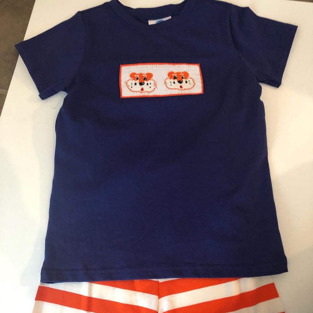 Brand New Auburn Boys smocked short set size 6